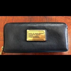 Marc Jacobs black leather continental wallet